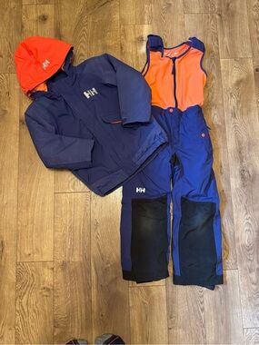 Helly Hansen Ski Jacket and Snow-bibs Set size 9